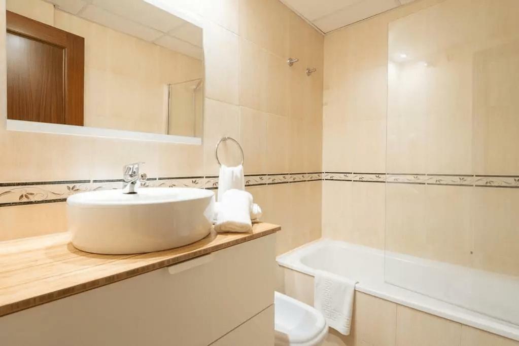 Shiny Lud Family Apartment 马拉加 外观 照片
