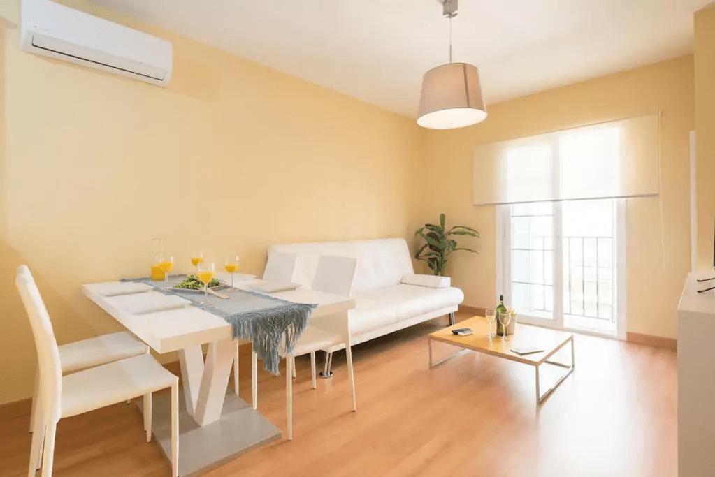 Shiny Lud Family Apartment 马拉加 外观 照片